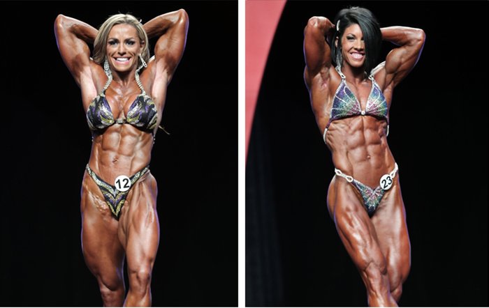 Atletas Women´s Physique subindo secas ao palco